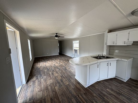 2nd image of 1329 Hudson Ln