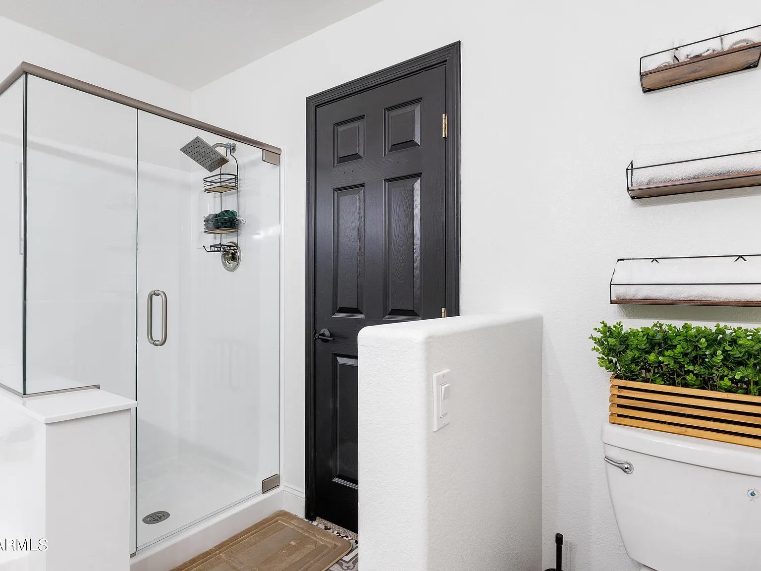 4 bed, 2.0 bath, 1827 sqft, $3,825 — Photo 4