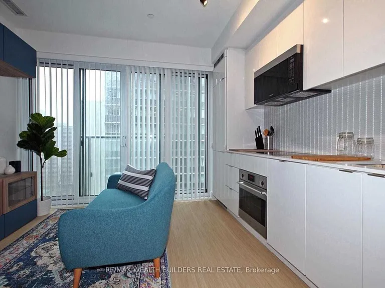 7 Grenville St #1108 — Photo 6
