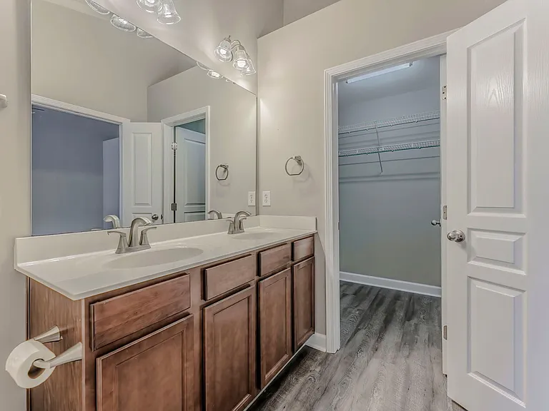 713 Samuel Cary Dr — Photo 32