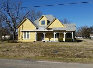 602 W Main St, Ladonia, TX 75449