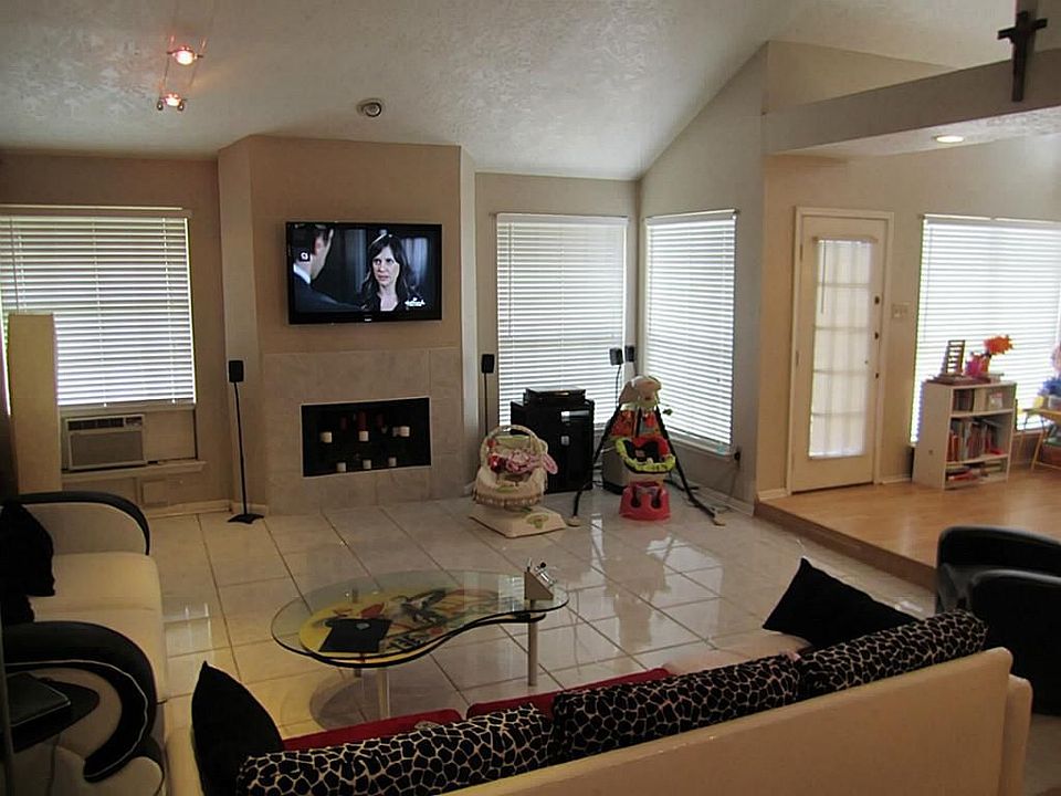 1st image of 16122 Salida De Sol Dr