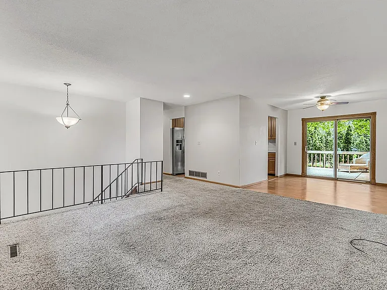 1425 W 54th St — Photo 3