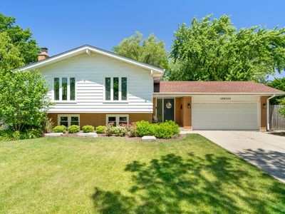 18W026 73rd St, Darien, IL, 60561