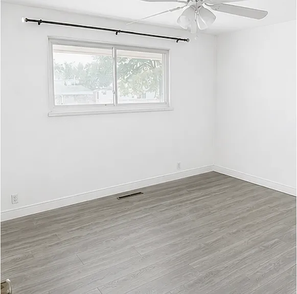 1134 N Cherry Ln — Photo 2