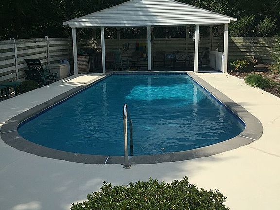2nd image of 2902 N Saratoga Cir