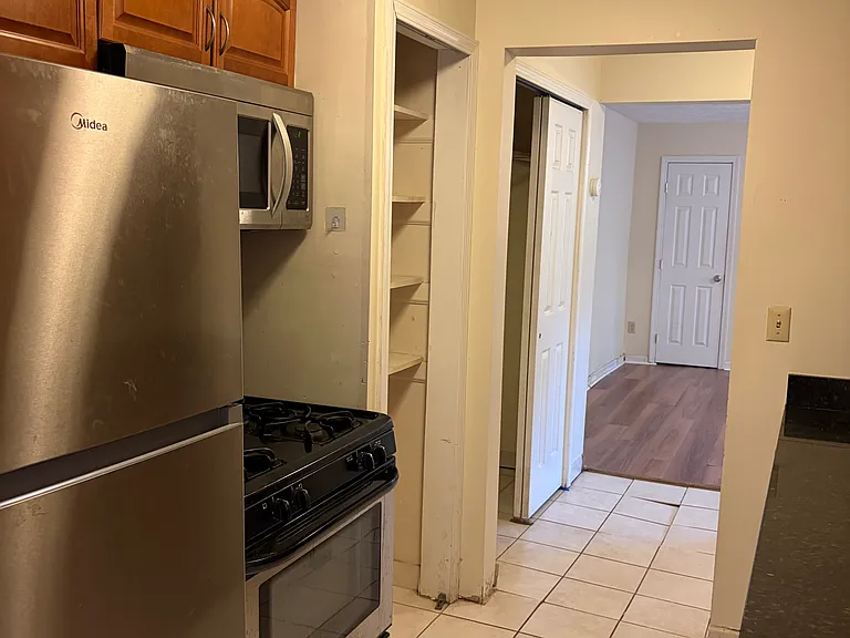 2863 Mayfield Rd #2 — Photo 3
