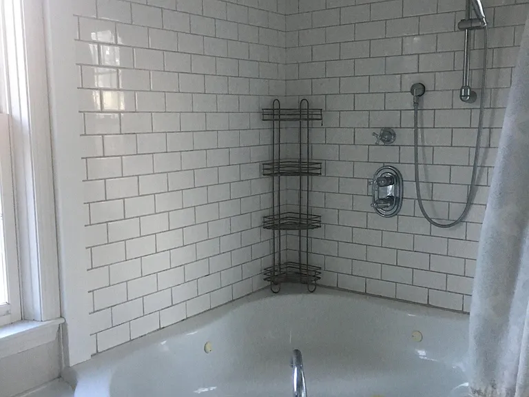77 Rowell Rd E — Photo 7