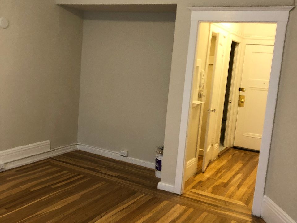 2nd image of 610 Hyde St #306