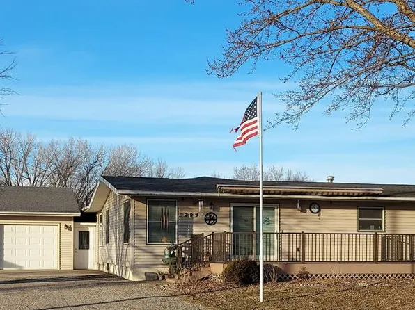 209 7th St, Somers, IA 50586