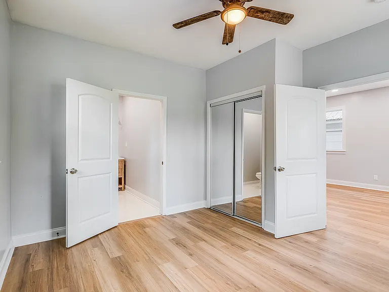 1217 E Park Ave — Photo 9