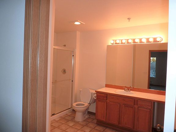5th image of 8905 Meridian Pl NE
