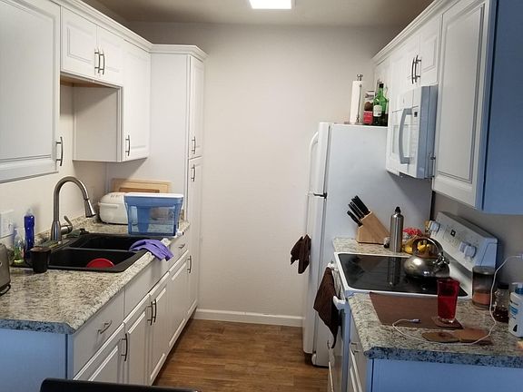 3rd image of 4566 Onondaga Ave #B
