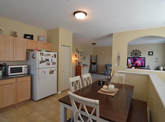 5th image of 260 Rosehall Dr Unit 220
