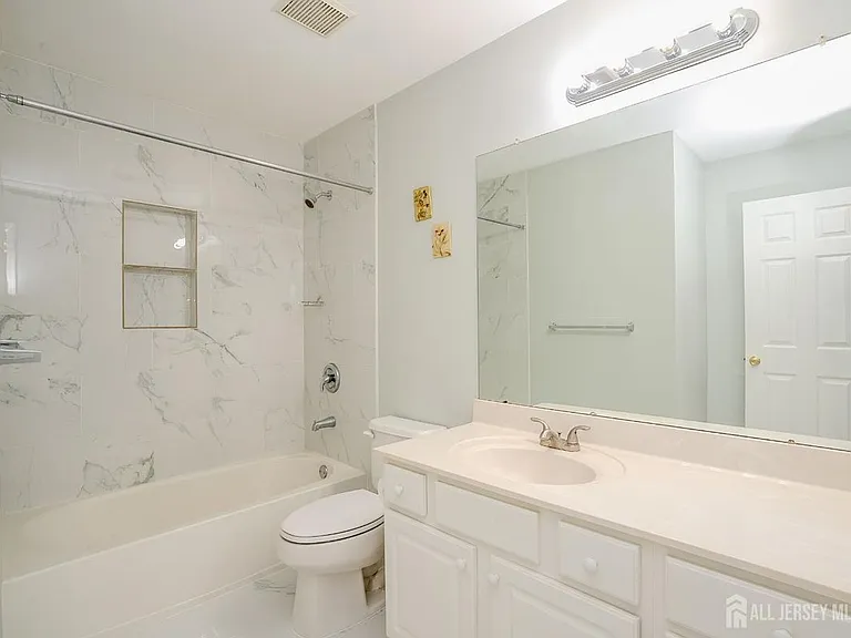31 Hawthorn Dr — Photo 31