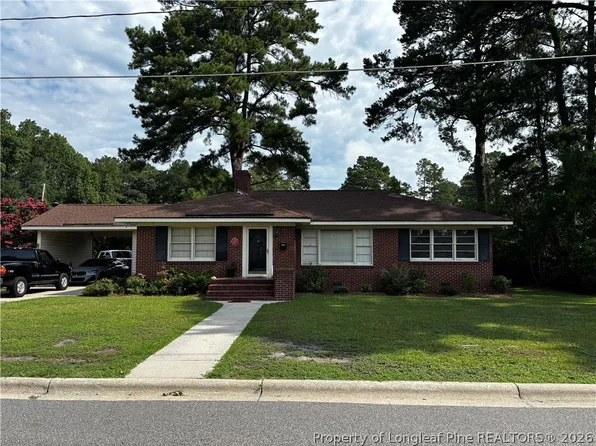 704 W 27th St, Lumberton, NC 28358