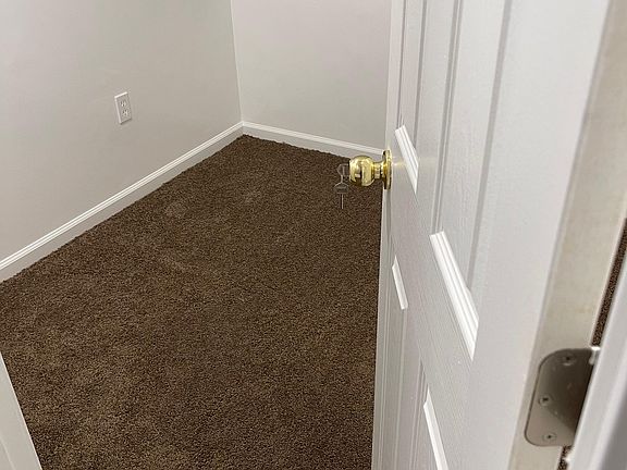 4th image of 3161 Lehman St