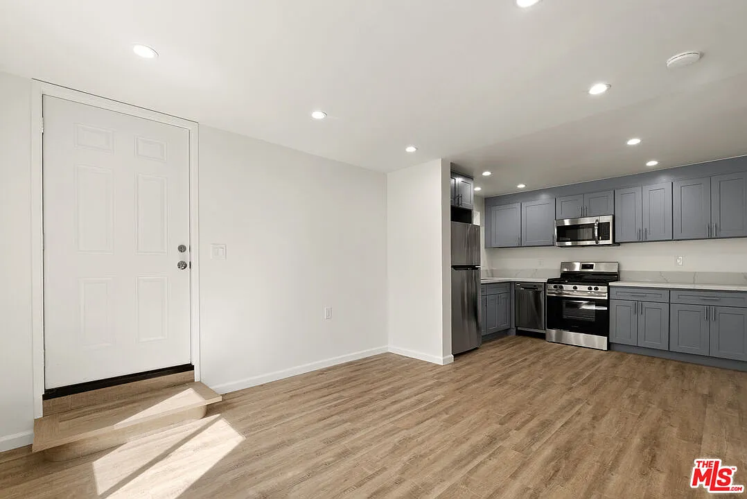 1 bed, 1.0 bath, 475 sqft, $3,450 — Photo 2