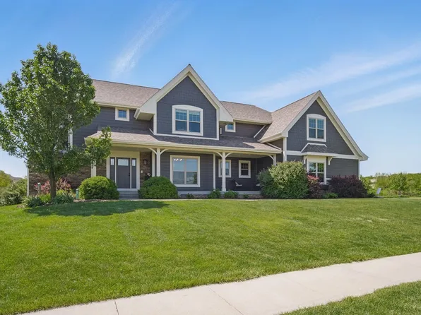 9012 NW 72nd Pl, Johnston, IA 50131
