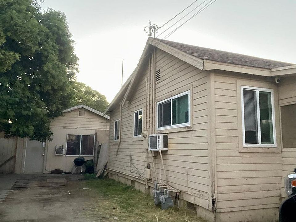 Back building 1 bdrm 1 bath
