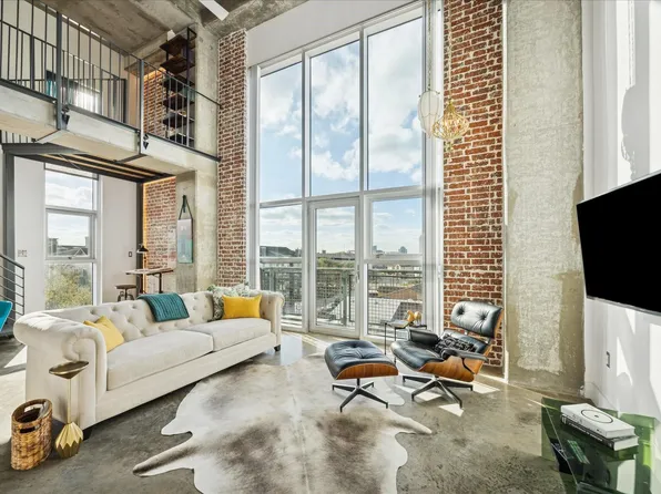 2000 Bagby St APT 5400, Houston, TX 77002