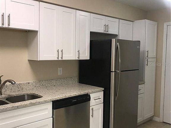 2nd image of 705 N Oak Ave