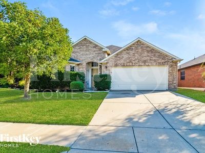 8828 Yosemite Trl, Aubrey, TX, 76227