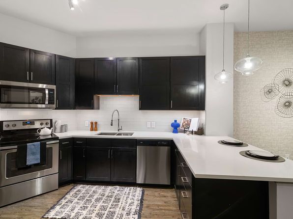 5005 Galleria Dr #2113