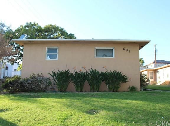 2nd image of 601 E Cedar Ave