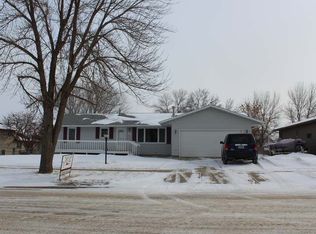 2704 12th Ave NW, Mandan, ND 58554