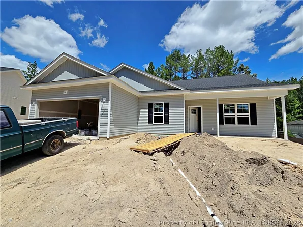 34 Quarter Ct, Spring Lake, NC 28390