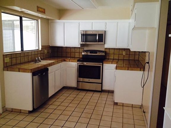 4th image of 4803 N Hulbert Ave