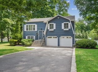 29 Hillside Ter, Basking Ridge, NJ 07920