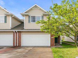 8919 Venice Ln, Lincoln, NE 68526