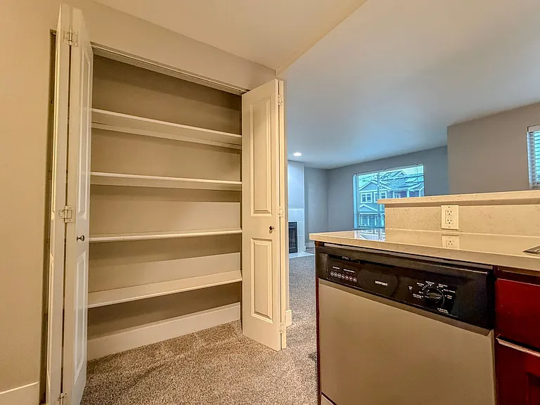 566 Prospect St #303 — Photo 5