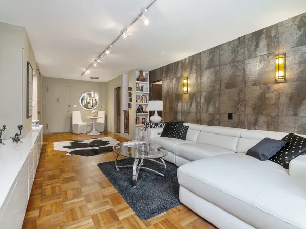 251 East 51st Street image 1 of 9