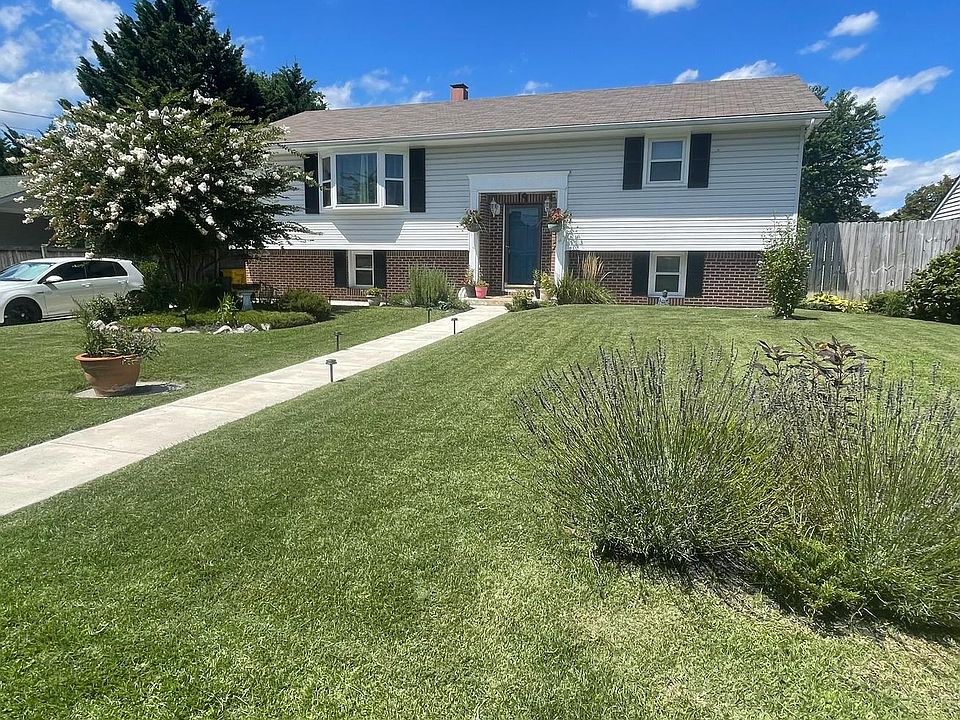 1st image of 19 Kellington Dr