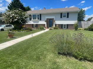 19 Kellington Dr, Pasadena, MD 21122