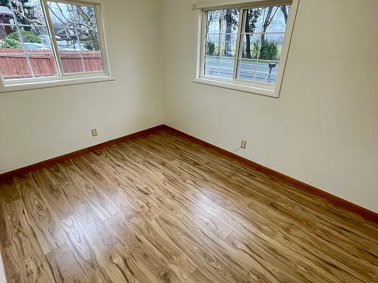 9570 Mendenhall Ave — Photo 2