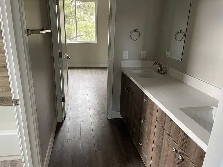 18 S Pinegrove Rd #2 — Photo 7