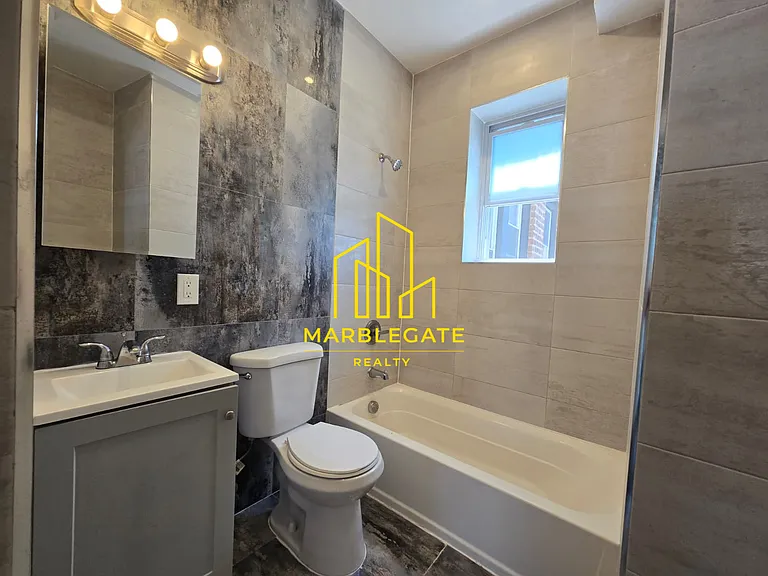 535 Hawthorne Ave #2033 — Photo 5
