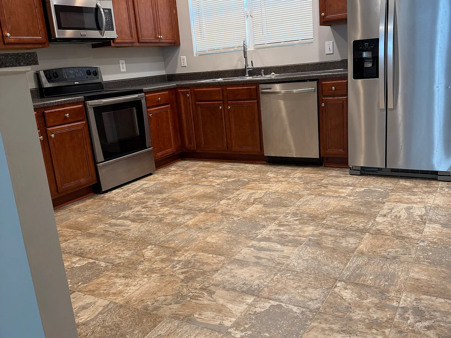 Lincoln Dr, Fairburn — Photo 4
