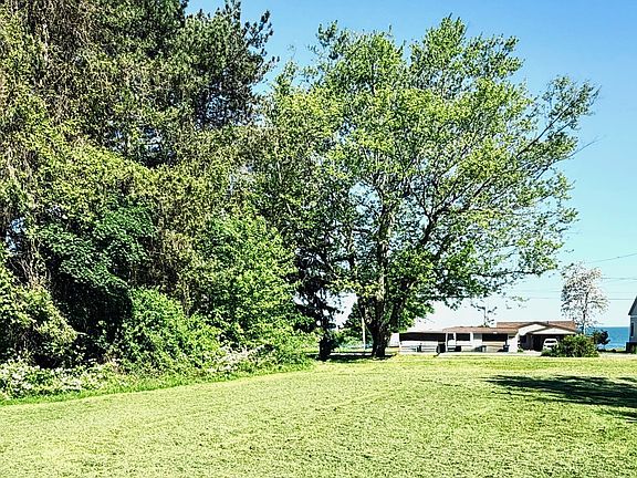 2nd image of 11697 Old Lake Rd