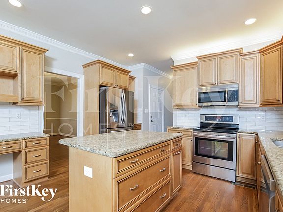 5th image of 7504 Henfree Dr