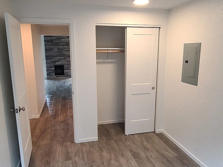 404 Railroad Ave #12 — Photo 13