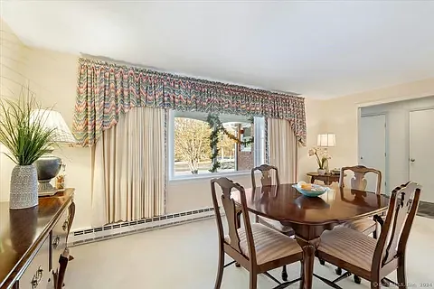 2 Colonial Dr — Photo 7
