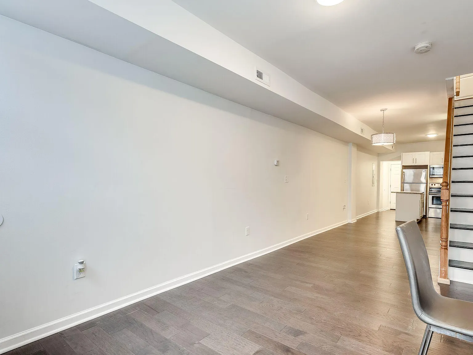2 bed, 2.5 bath, 1104 sqft, $1,600 — Photo 4