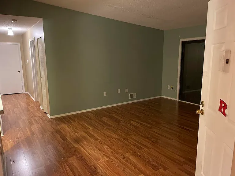 399 Lancaster Ct #399 — Photo 2
