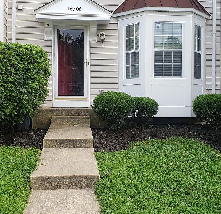 1st image of 16306 Brook Trail Ct
