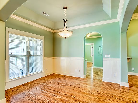 5th image of 8562 Seven Lakes Dr